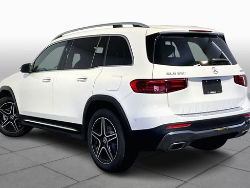 New 2026 Mercedes-Benz GLB 250 4MATIC image 3