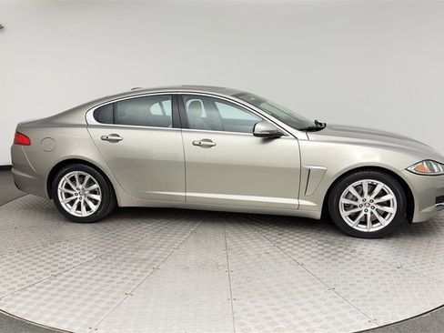 Used 2012 Jaguar XF image 9