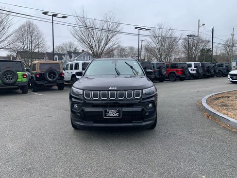 Used 2022 Jeep Compass Latitude w/ Sun and Sound Group image 9