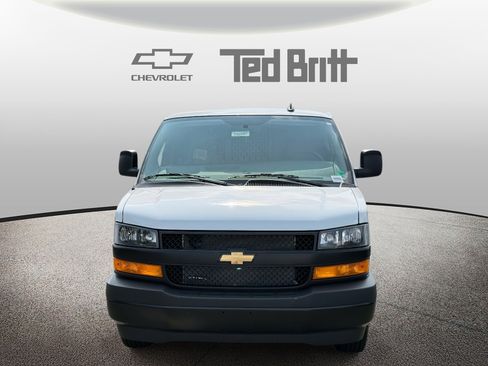 New 2025 Chevrolet Express 3500 Extended image 2