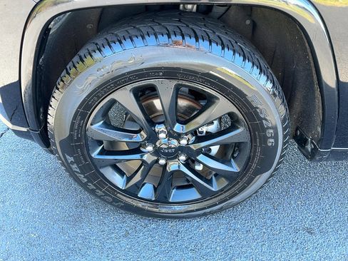 Used 2020 Jeep Grand Cherokee Altitude image 9