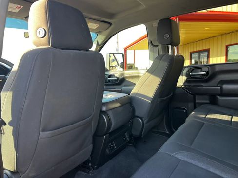 Used 2021 Chevrolet Silverado 3500 LT AWD/4WD image 17