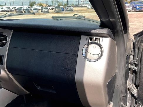 Used 2017 Ford Expedition EL XLT RWD image 23