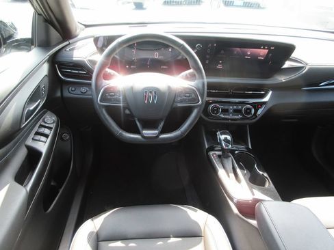 Certified 2024 Buick Envista Sport Touring w/ Convenience I Package FWD image 15
