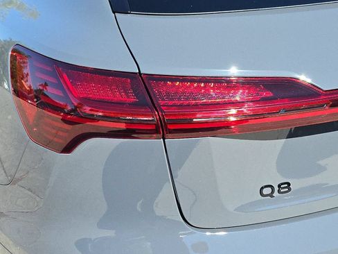 Used 2024 Audi Q8 e-tron Premium Plus w/ Premium Plus Package AWD/4WD image 37