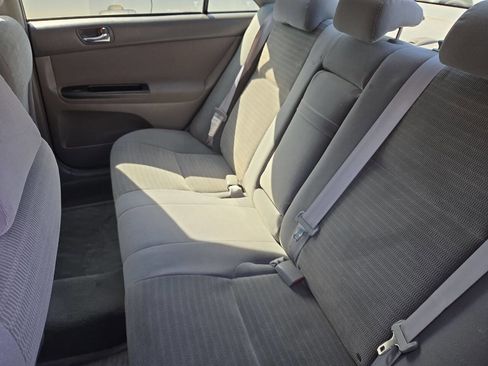Used 2006 Toyota Camry LE FWD image 12