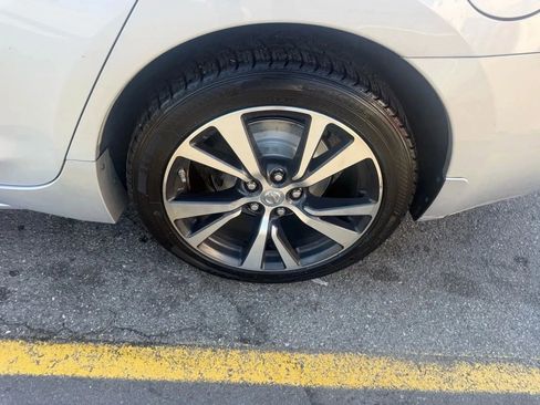 Used 2016 Nissan Maxima Platinum image 9