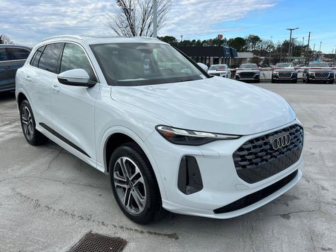 New 2025 Audi Q5 Premium image 3