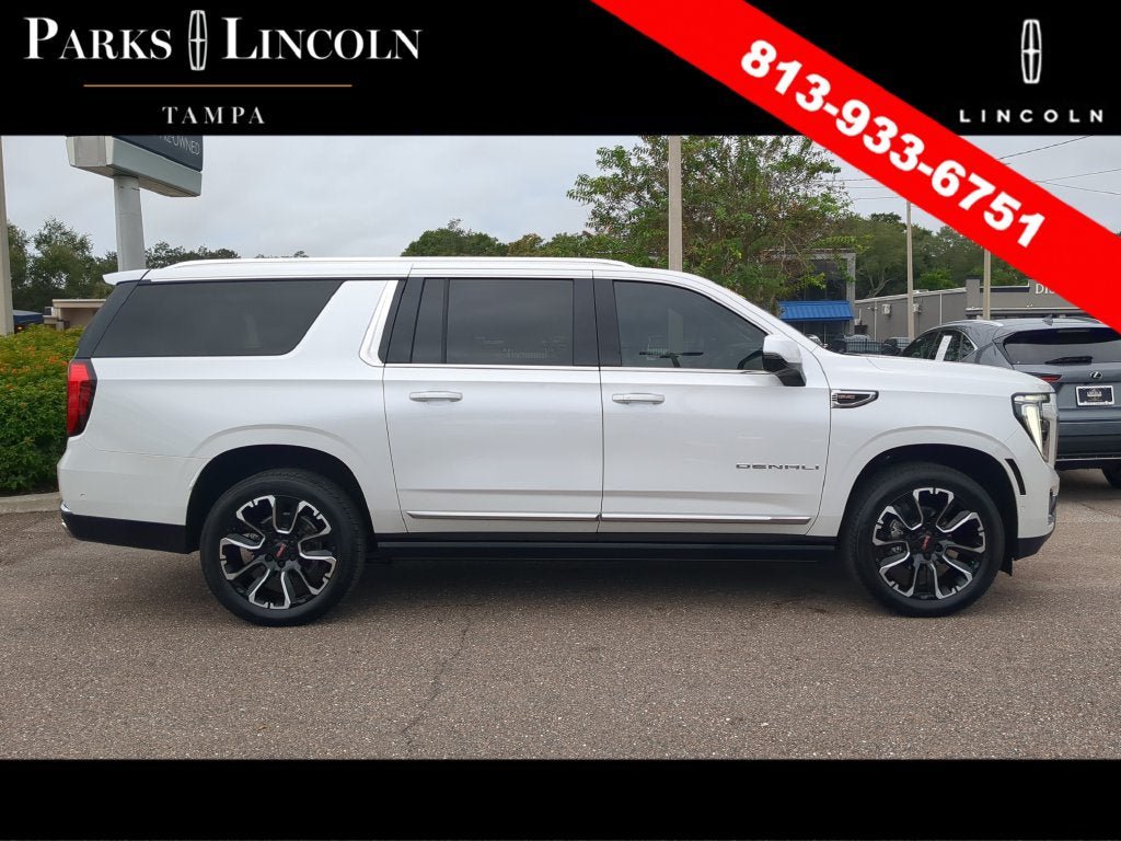 Used 2025 GMC Yukon XL Denali w/ Sun & Power Step Package RWD image 3
