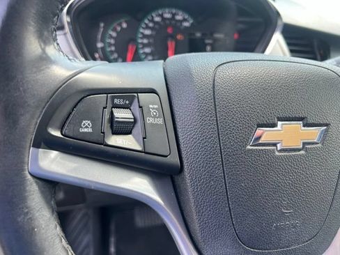 Used 2017 Chevrolet Trax LT w/ Sun & Sound Package FWD image 21