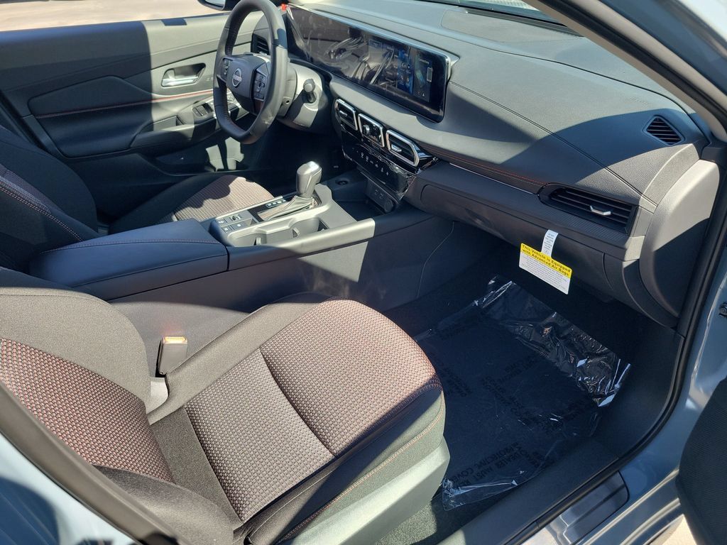 New 2026 Nissan Sentra SR FWD image 11