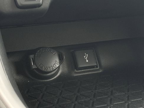 Used 2020 Toyota RAV4 XLE w/ All Weather Liner Package image 43