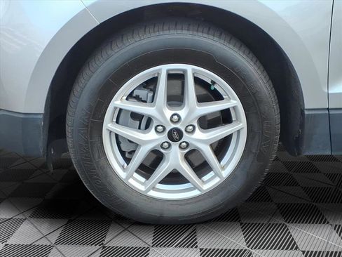 Used 2024 Ford Edge SEL image 11