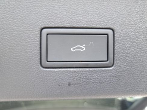 Certified 2026 Volkswagen Atlas SEL AWD/4WD image 14