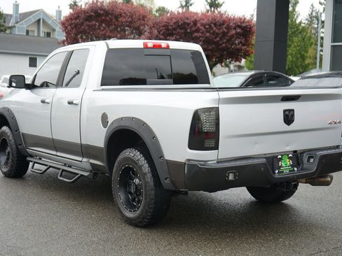 Used 2016 RAM 1500 Classic SLT AWD/4WD image 3