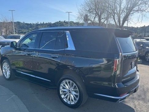 Used 2021 Cadillac Escalade Luxury image 8
