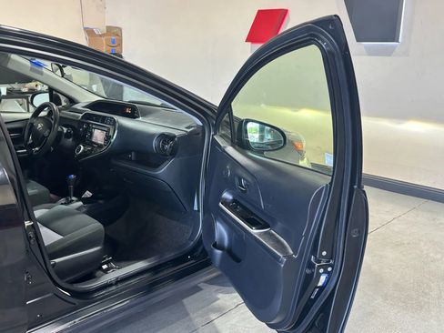 Used 2018 Toyota Prius C One image 14