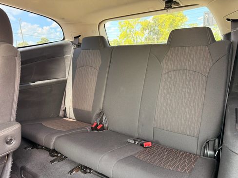 Used 2017 Chevrolet Traverse LT w/ Style and Technology Package FWD image 13