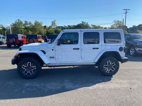 New 2025 Jeep Wrangler Unlimited Sahara w/ Safety Group AWD/4WD image 6