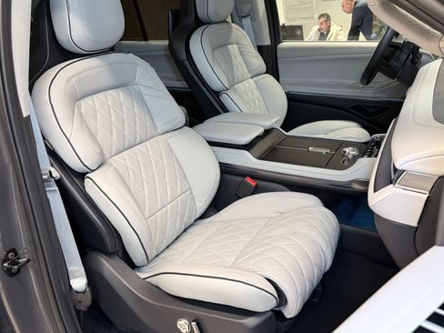 New 2026 Lincoln Navigator L Black Label image 15