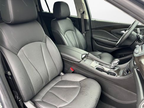 Used 2019 Buick Envision Essence image 9