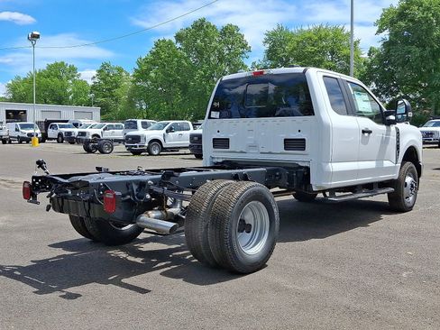 New 2025 Ford F350 XL w/ XL Chrome Package image 7