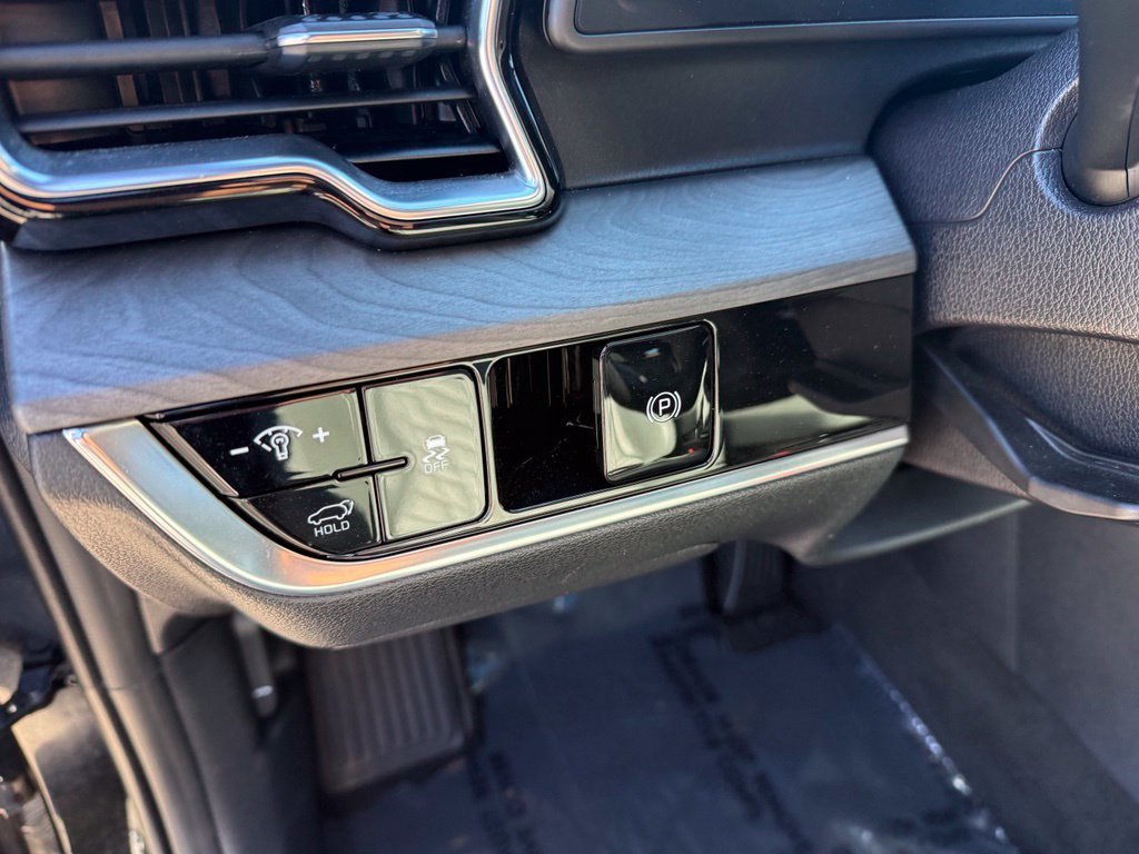 Used 2025 Kia Sportage X-Line w/ Premium Package AWD/4WD image 22