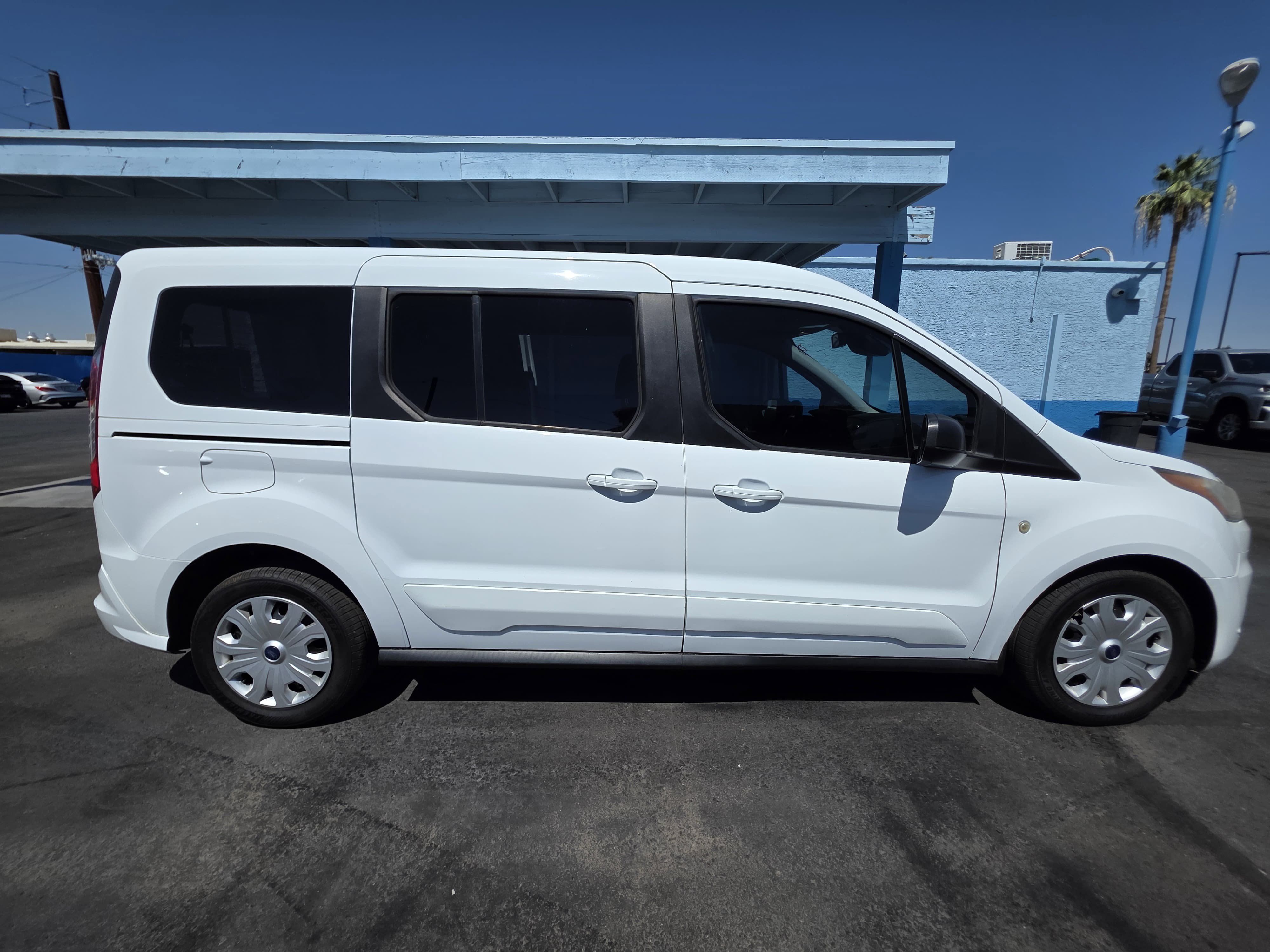 Used 2019 Ford Transit Connect XLT FWD image 2