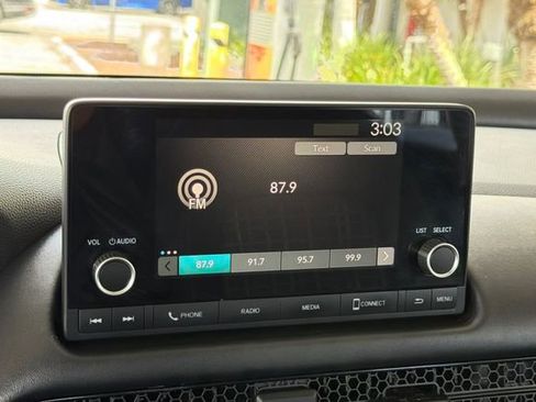 Certified 2025 Honda HR-V LX image 23