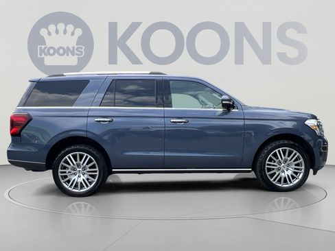 Used 2023 Ford Expedition Limited AWD/4WD image 12