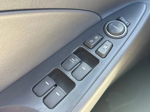 Used 2013 Hyundai Sonata SE w/ Navigation & Sunroof Pkg FWD image 29