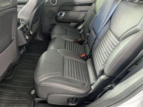Used 2023 Land Rover Discovery S image 27
