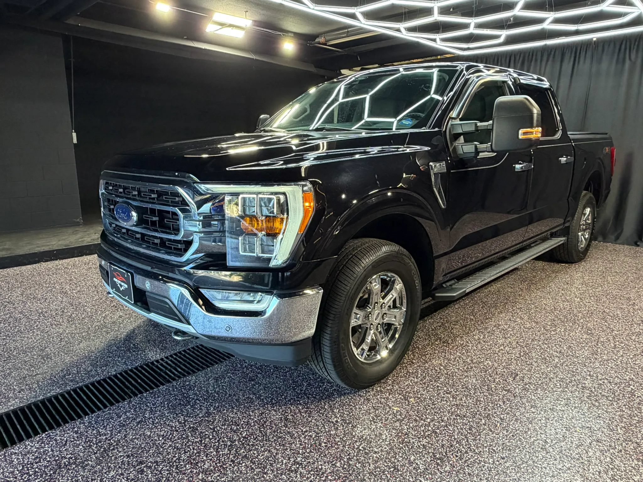 Used 2021 Ford F150 XLT w/ Equipment Group 302A High AWD/4WD image 3