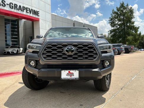 Used 2023 Toyota Tacoma TRD Off-Road w/ Technology Package AWD/4WD image 3