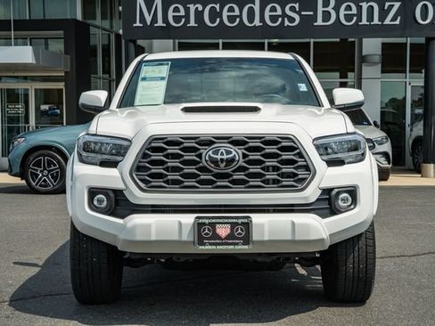 Used 2022 Toyota Tacoma TRD Sport w/ Technology Package AWD/4WD image 2