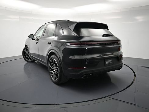 Certified 2026 Porsche Cayenne AWD/4WD image 37