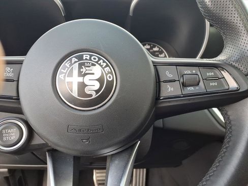 Used 2022 Alfa Romeo Giulia Ti image 27