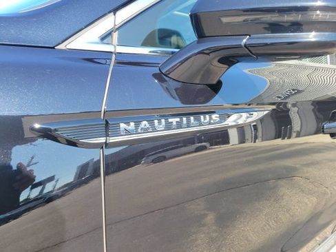 Used 2023 Lincoln Nautilus Reserve w/ Monochromatic Package AWD/4WD image 21