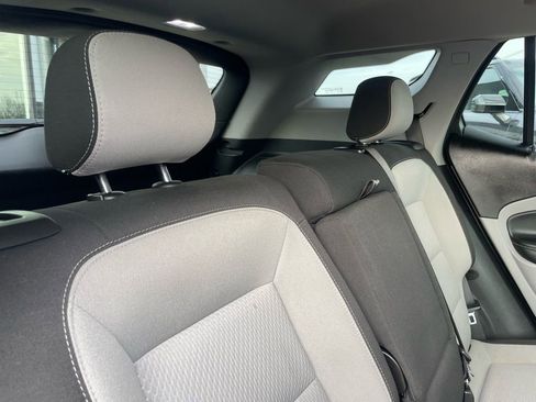 Used 2024 GMC Terrain SLE image 25