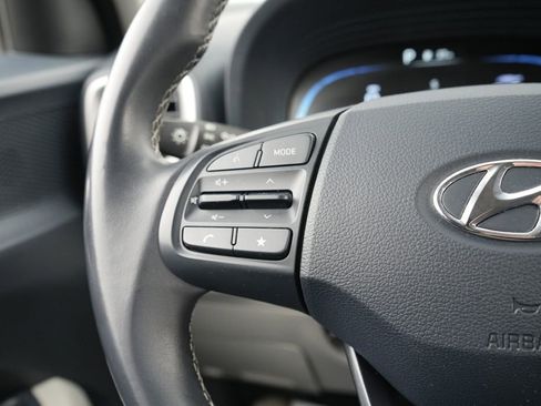 Certified 2023 Hyundai Venue Limited w/ Cargo Package image 24