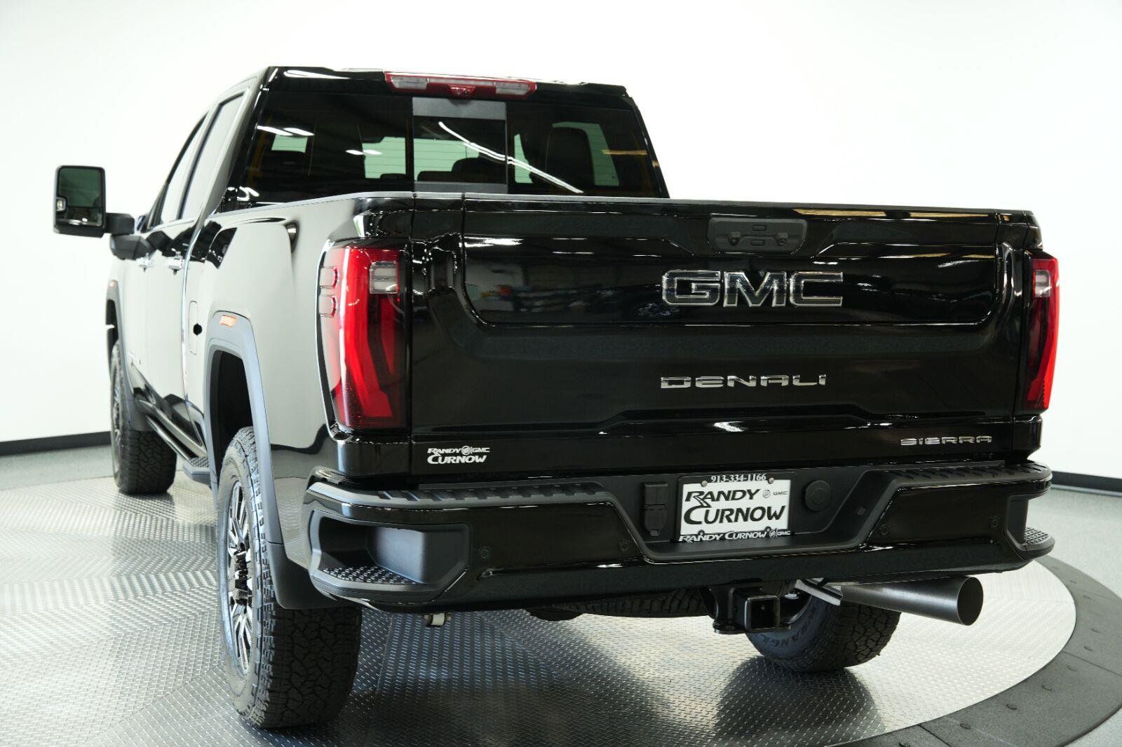 New 2026 GMC Sierra 2500 Denali Ultimate AWD/4WD image 9