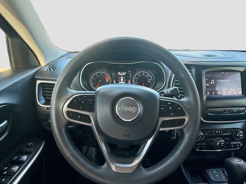 Used 2021 Jeep Cherokee Latitude w/ Mopar Interior Package image 11