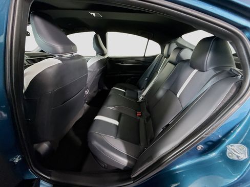 Used 2025 Toyota Camry SE FWD image 25
