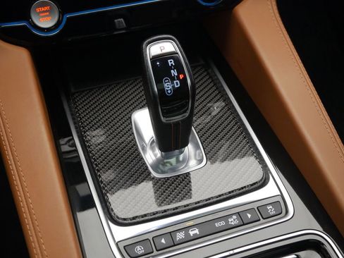 Used 2019 Jaguar F-PACE SVR image 49