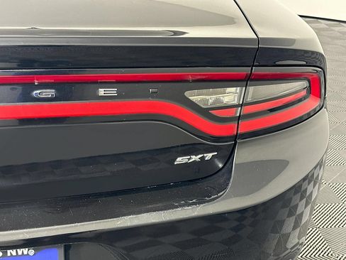 Used 2016 Dodge Charger SXT RWD image 25