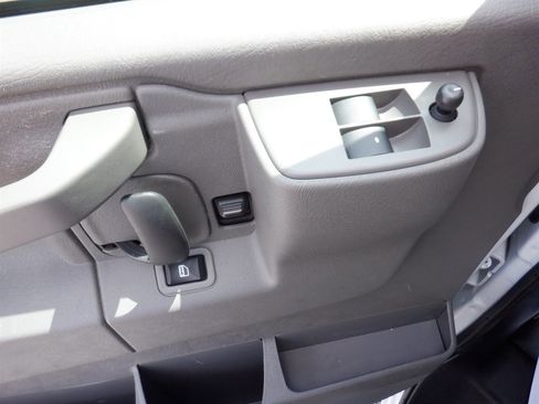 Used 2022 Chevrolet Express 3500 Extended w/ Driver Convenience Package image 14