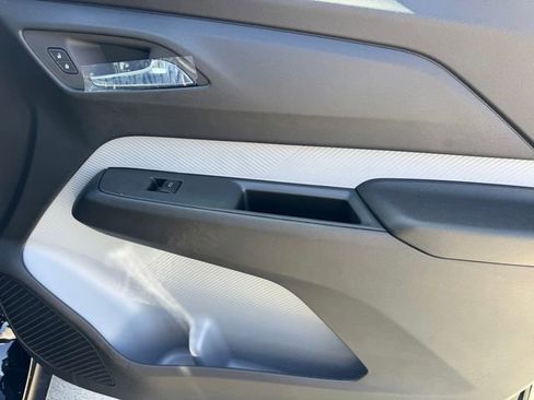 New 2027 Chevrolet Bolt LT w/ Comfort Package FWD image 8