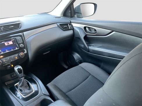 Certified 2021 Nissan Rogue Sport S image 24