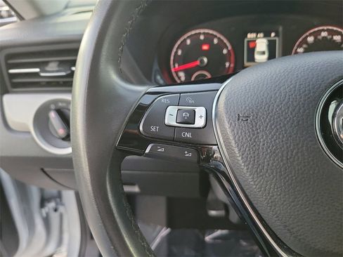 Used 2021 Volkswagen Passat 2.0T SE image 19