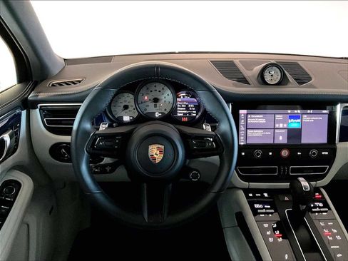 Used 2025 Porsche Macan Turbo image 16